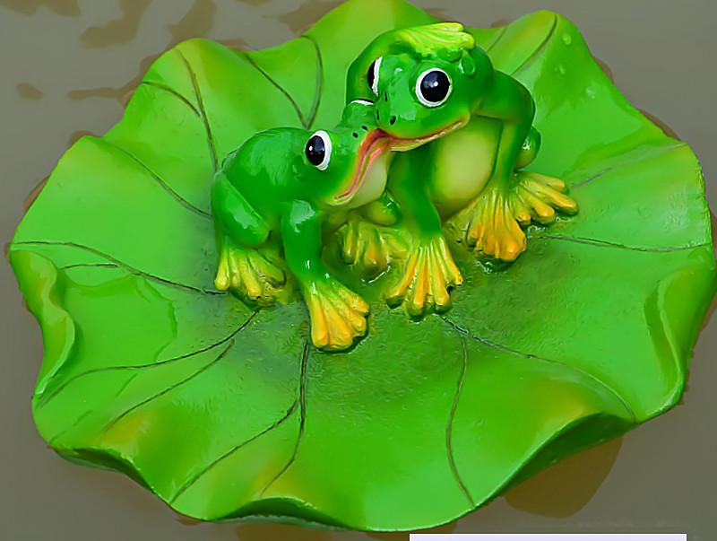 Resin Floating Frog Turtle Fish Pond Flowing Water Fountain Water Surface Lotus Flower Decoration Resin Crafts Floating Crafts