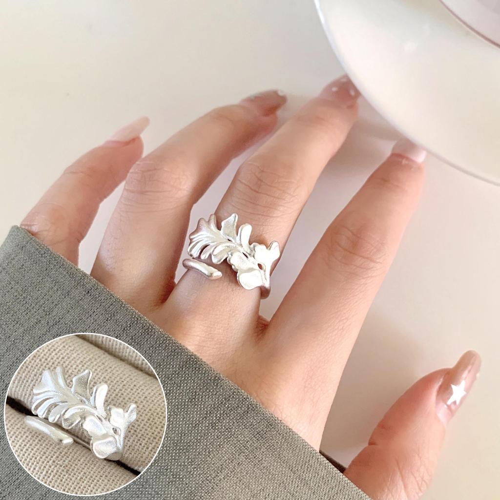 Eleganter gefrosteter matter breiter offener Ring für Damen - S925 versilbert, trendiger INS-Stil