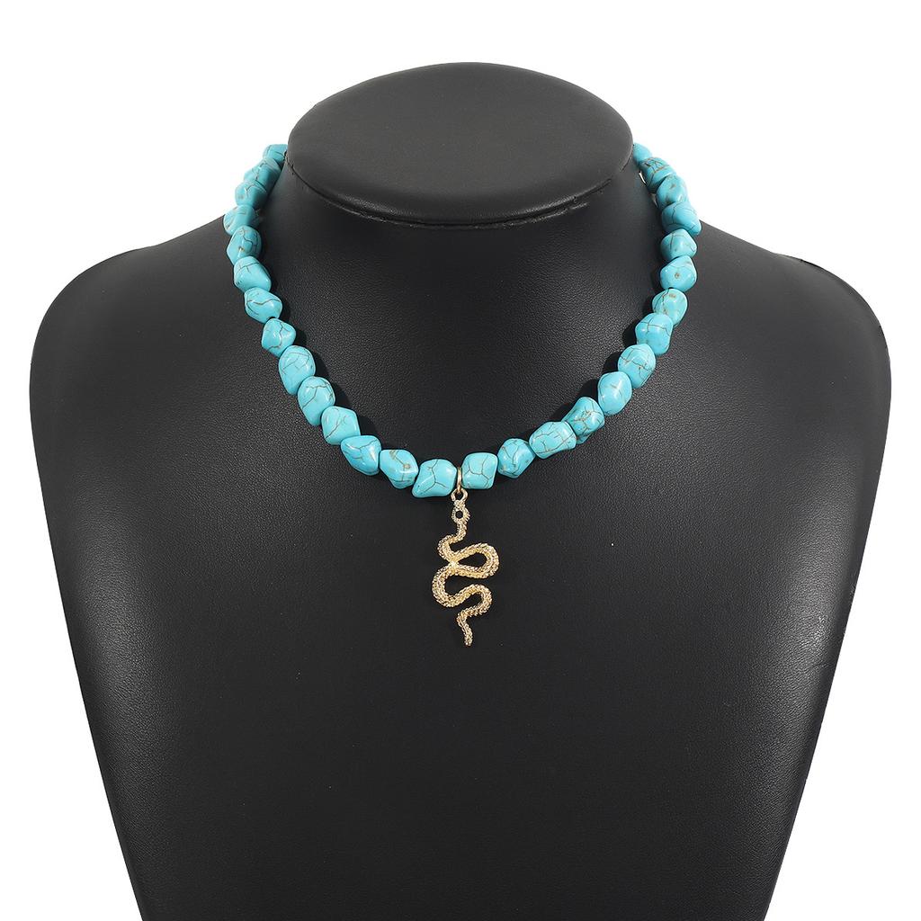 European and American retro turquoise necklace, unique snake pendant collarbone chain exotic item decoration
