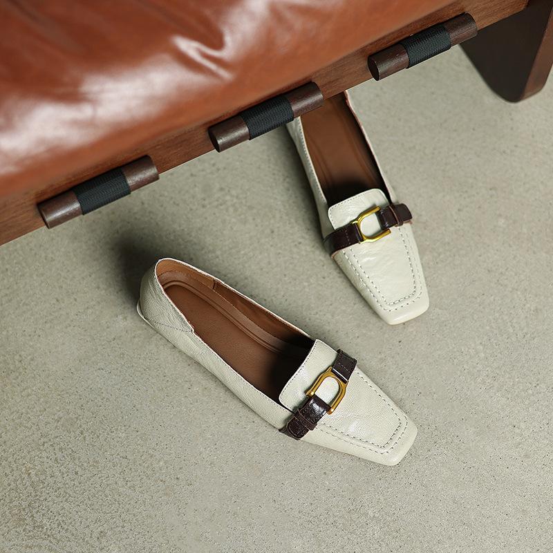 2025 ny modell, handgreppande fårskinn old money vind fyrkantig huvud bältesspänne mellanhög klack enkelskor 4cm tjock klack retro små läderskor dam