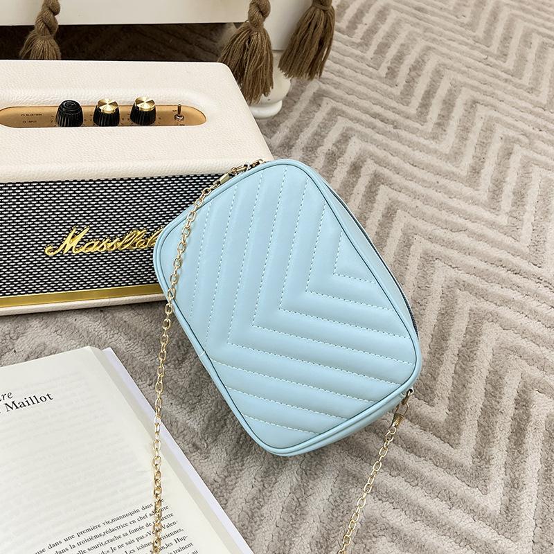 Rhombus Embroidery Thread Bag Women's New Retro Women's Bag Chain Messenger Bag Fashionable and Simple Small Square Bag
