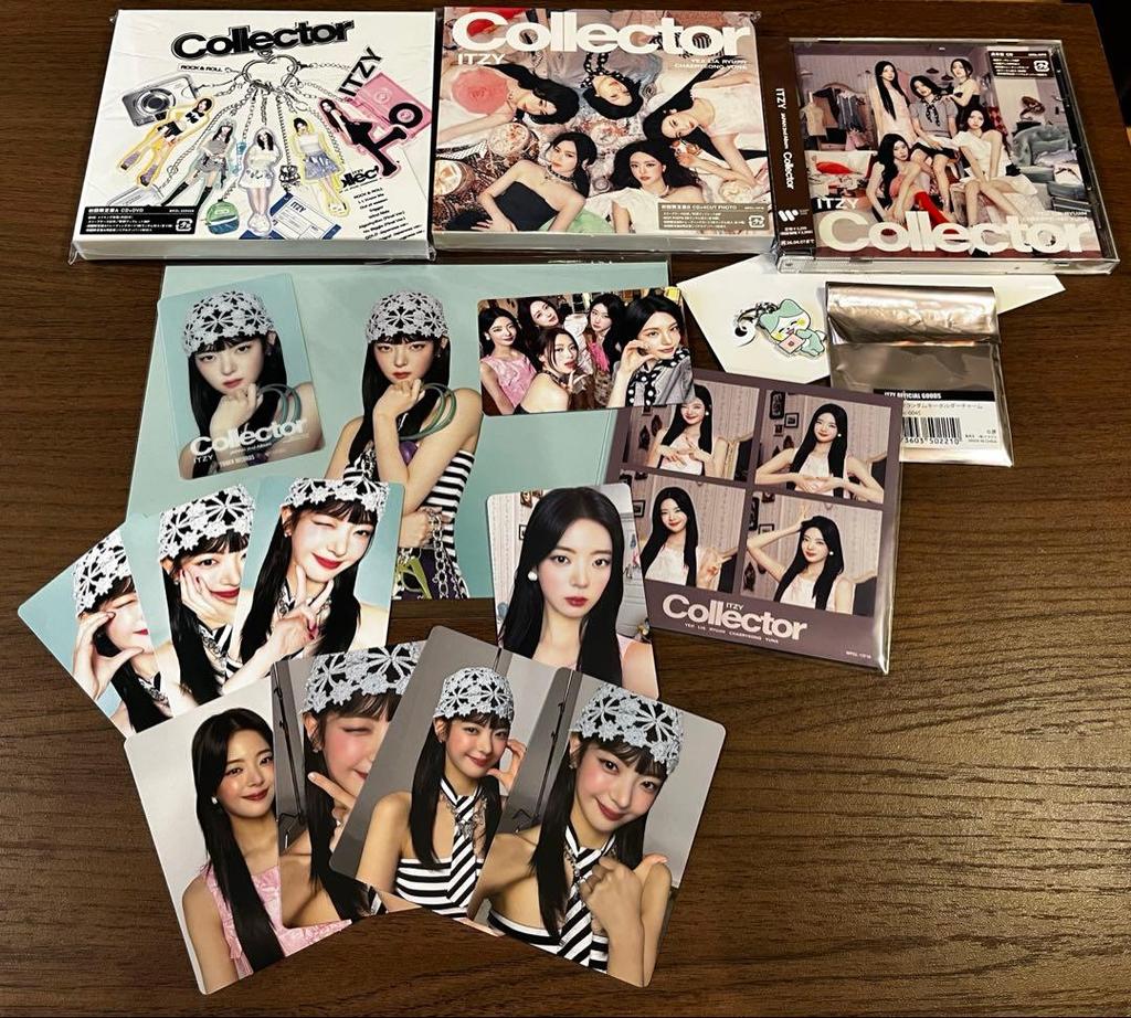 [USED] Price reduction available. ITZY Collector album rear trading card purchase bonus.