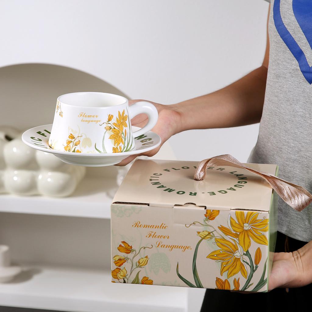 High-End Tasse und Untertasse im nordischen Stil mit Blumenmuster Nachmittagstee Paar Keramik Kaffeetasse Mädchengeschenk Souvenir Geschenkbox