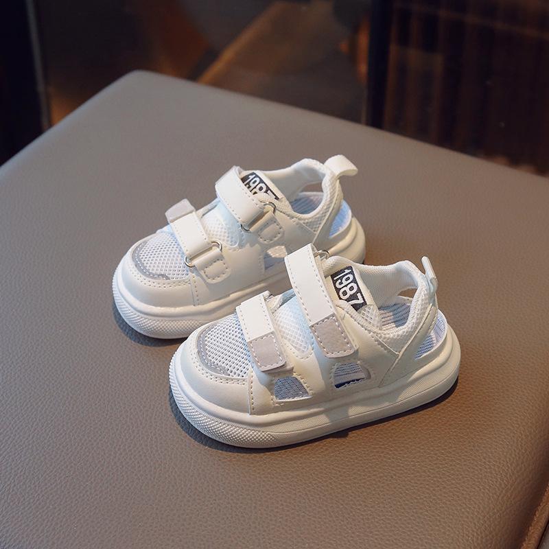 

Children s sports half-sandals for summer, new mesh breathable baby shoes for boys and girls, closed-toe beach shoes with soft soles, versatile 15 белый