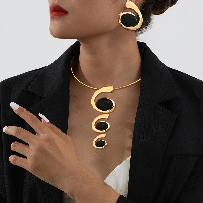 

spiral snail shaped pendant collar earrings set, beautiful temperament jewelry, exaggerated jewelry set exquisite gift