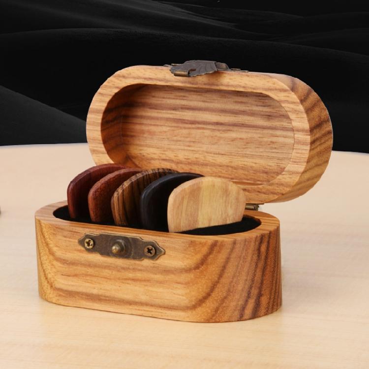 Guitar Pick Plectrum Hearted Shape Picks Wood, Handmade, Groove Design