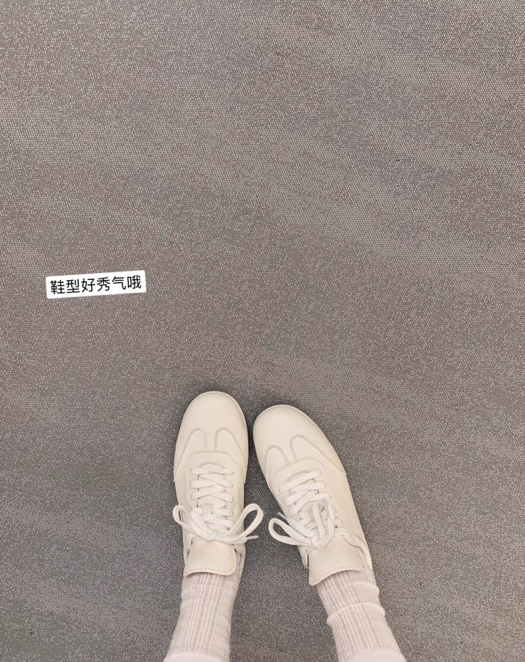 

Yuanlitong women s shoes 2025 summer new fashion sports shoes summer women s light and breathable white shoes lace-up casual shoes 40 грязно-белый