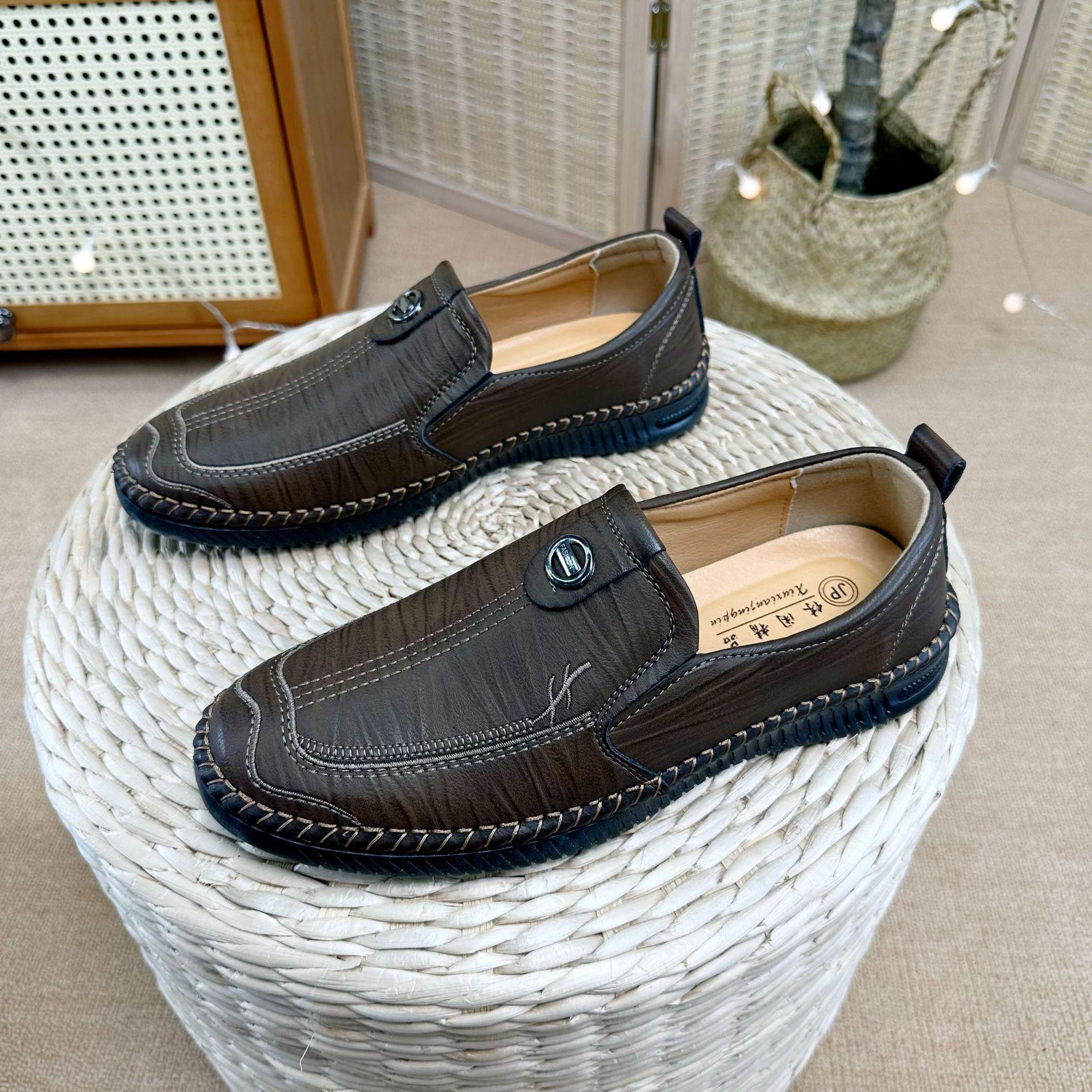 

Men s shoes new soft leather soft-soled overshoes flat-soled men s casual leather shoes wholesale 44 світло-коричневого кольору