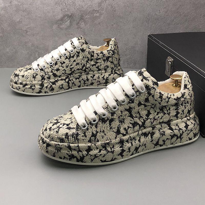 Fashion New Men Shoes Outdoor Casual Sneakers Rhinestone Board Shoes Men Fashion Deerskin Sports Large Size Shoes Men Zapatillas Hombre