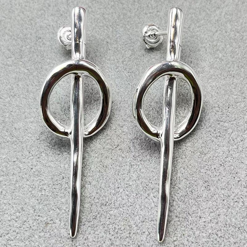 2026 new hot selling fashionable retro style earrings, suitable for casual and fashionable matching белый