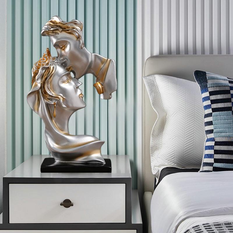 Home Character Ornaments Resin Situation Office Decorations Handicrafts Creative Love Sculpture Light Luxury Art Decoration