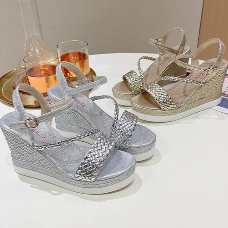 Fashion 2025 New Women Wedge Sandals Summer Bead Studded Detail Platform Sandals Buckle Strap Peep Toe Thick Bottom Casual Shoes