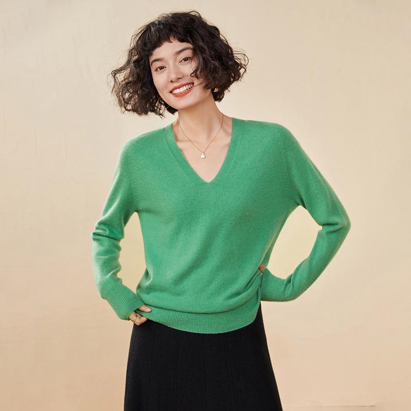 Women's Candy Color V-Neck Cashmere Sweater - Fashionable Knit Base Layer for Autumn/Winter 2025.