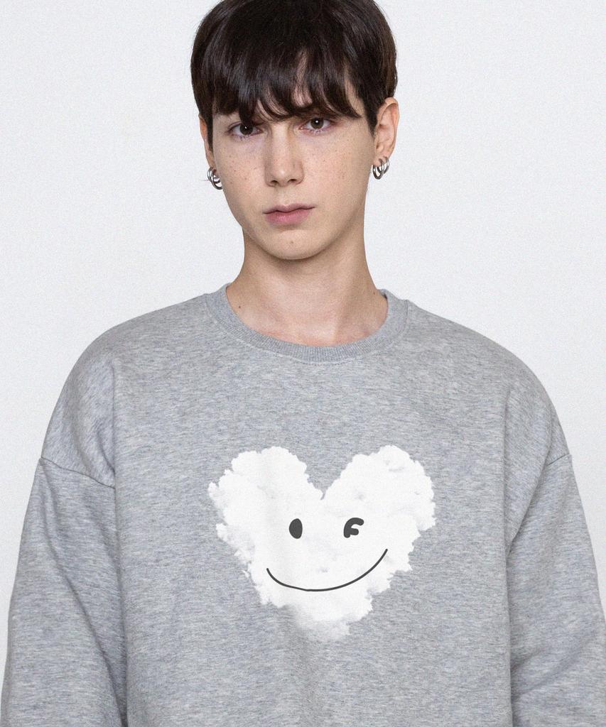 GRAVER [Unisex] Big Cloud Heart Smile Sweatshirt_Gray