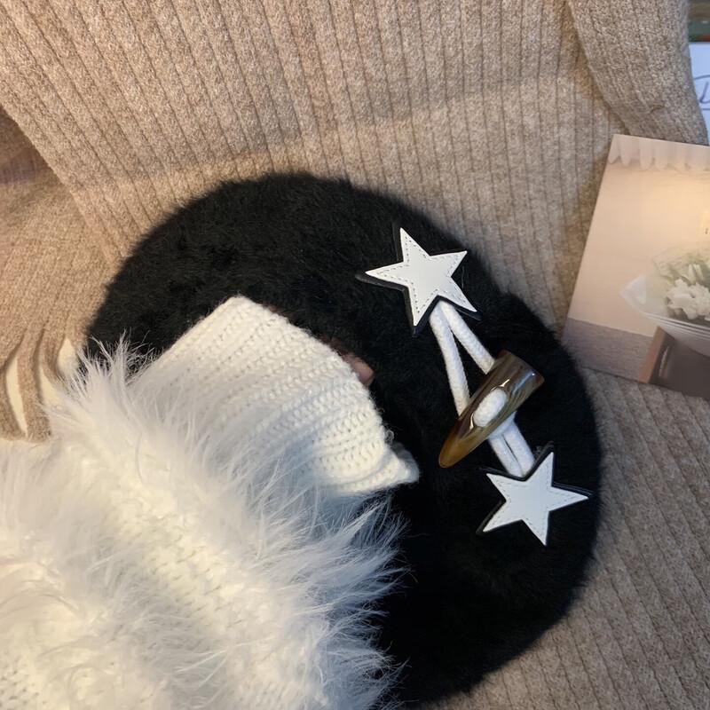 Женская зимняя плюшевая беретка из кроличьего меха