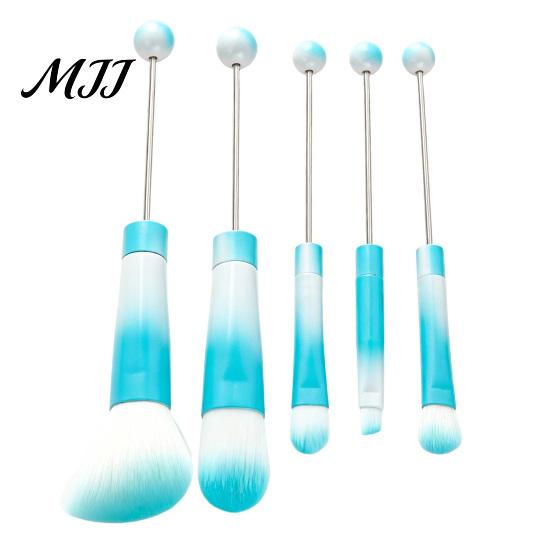 Eye Shadow Brushes 5Pcs Beadable Makeup Brush Set, DIY Cosmetic with Blank Bar, Women Tools Contouring Concealer Eyebrow Foundation for Girls