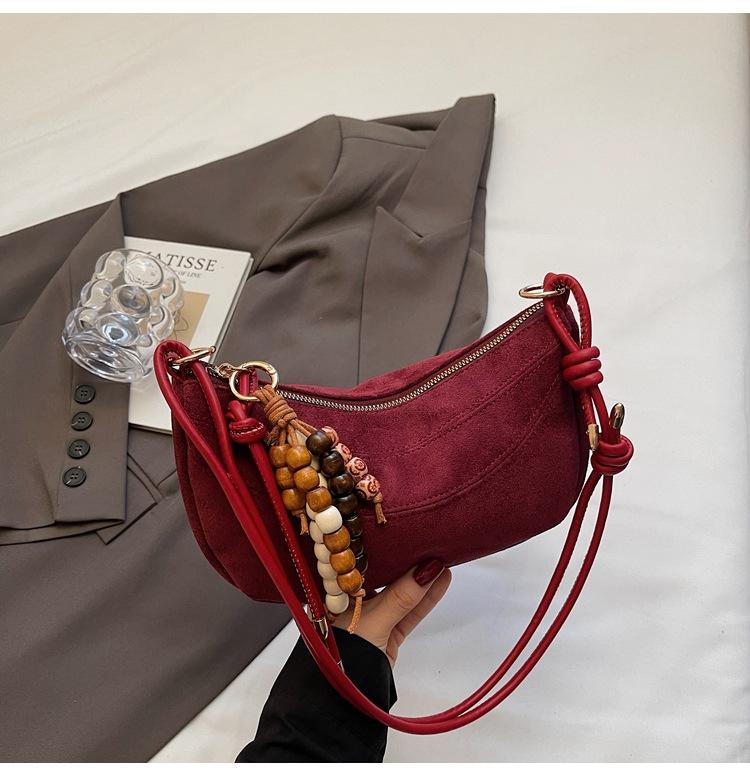 

Niche design retro underarm dumpling bag women s 2025 new high-end simple foreign style single shoulder messenger bag красный