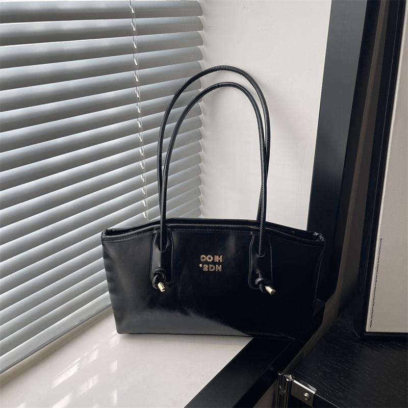 Street Style Womens Vintage Shoulder Bag With Durable Pu Material For Daily Use