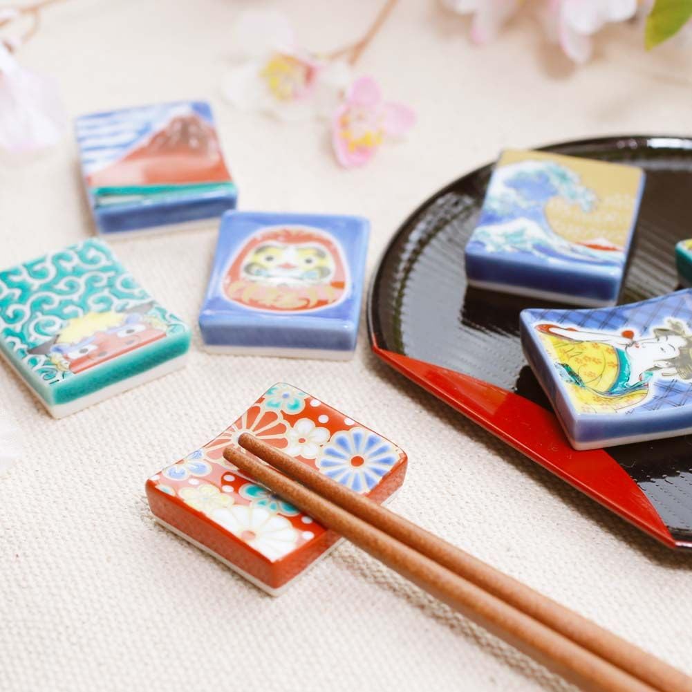 Hergestellt in Kutani, einem traditionellen Hokuriku Diese magnetische Keramikware verfügt über Aufglasur und Perfekt für Küche, Alltag und Essstäbchen Ein stilvolles und