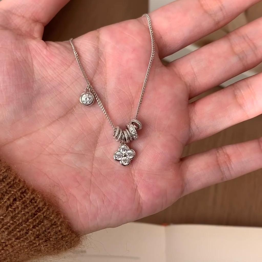 Leichter Luxus High-End Zirkon Blume Kreis Halskette Damen Nische Einzigartig Exquisit Persönlichkeit Vielseitig Halskette Pulloverkette