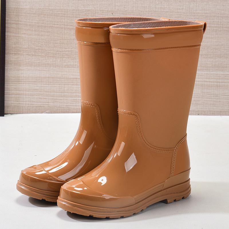 Women's Waterproof Thick-Soled Mid-Calf Rain Boots - Non-Slip, Wear-Resistant, Warm Rubber Shoes for Work and Wading.