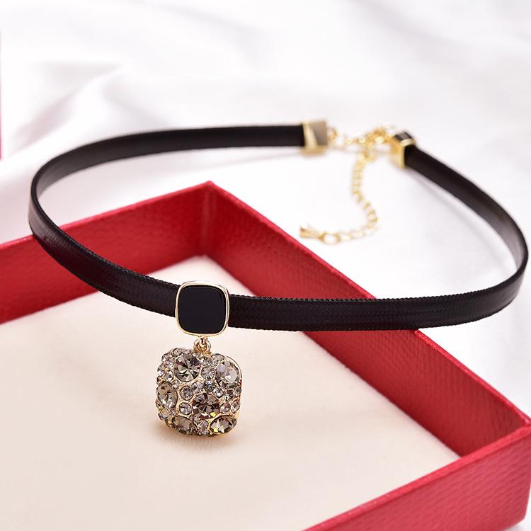 

Корейское черное колье-чокер для женщин - Цепочка на ключицу, Нишевый дизайн 2023 Летний тренд