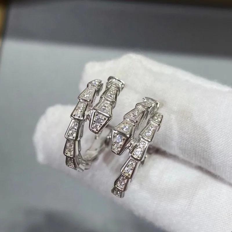 Luxurious Fashionable Super Sparkling Snake Form Hoop Earrings For Women High End Design Sensibility Niche Trendy Web Earrings