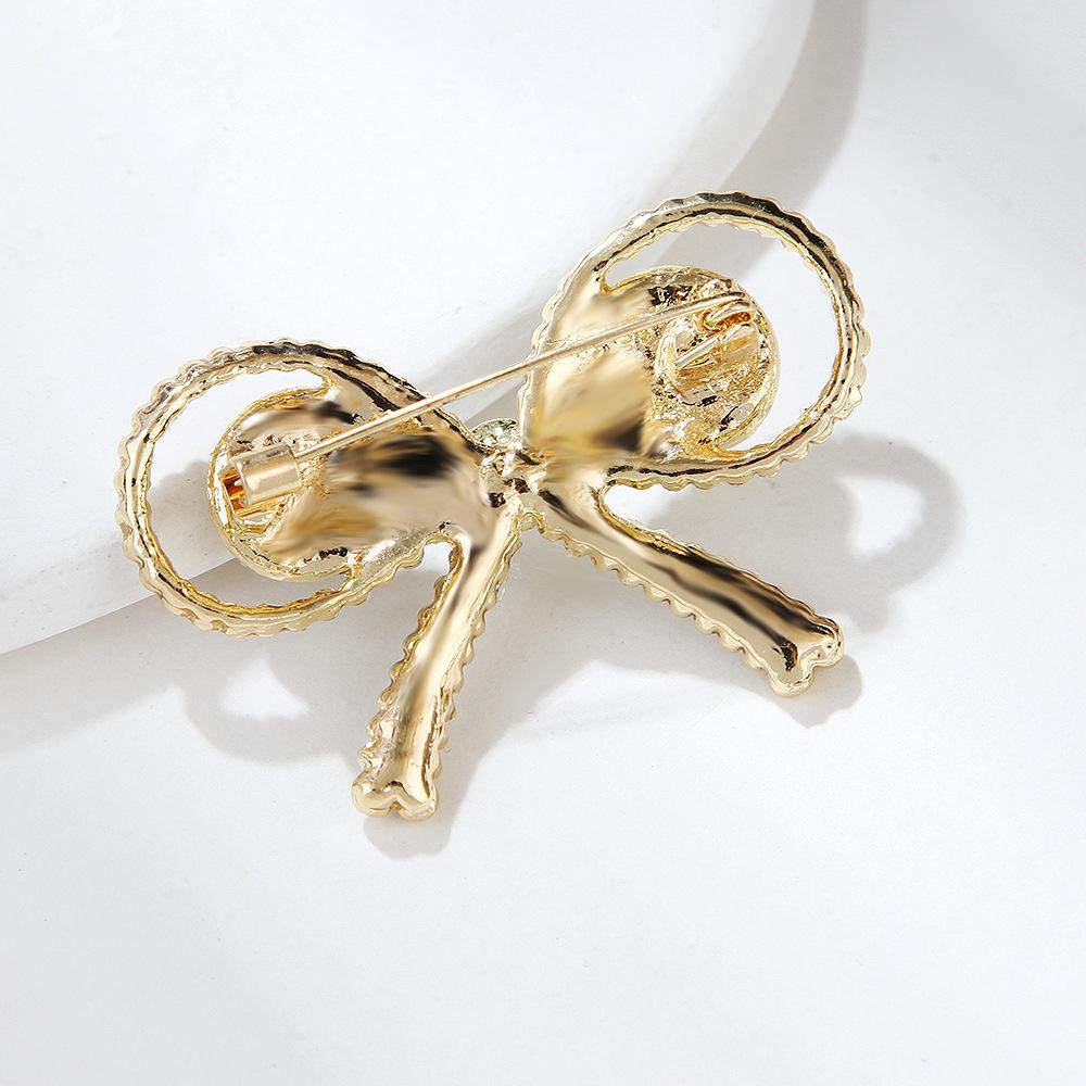 Fashion Shiny Bow Pearl Brooch Alloy Pins Female Apparel Accessories Exquisite Ethnic Style Hypoallergenic Luxury Enamel Brooch Long-Lasting Color