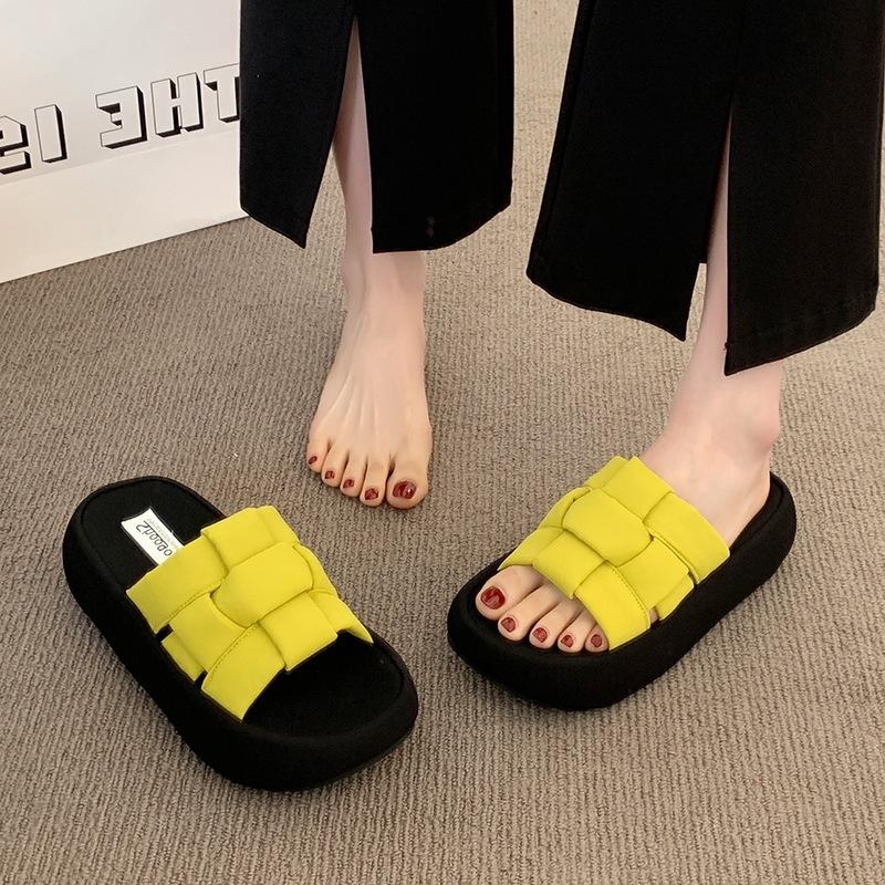 Premium French Outerwear Woven Slippers Women's 2025 Summer New Non-slip Thick-soled Fashion with Skirt One-word Drag