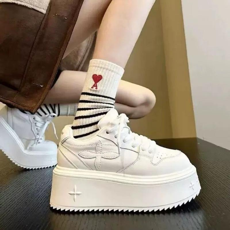 

Новые кожаные белые туфли женские короткие Le Cross с цветочным принтом на толстой подошве универсальные повседневные кеды с круглым носком 40 белый