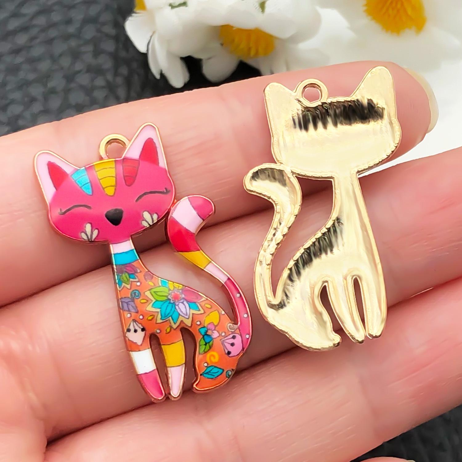 

Кулон-брелок в виде кошки с каплей масла - DIY украшение-шарм для сумки