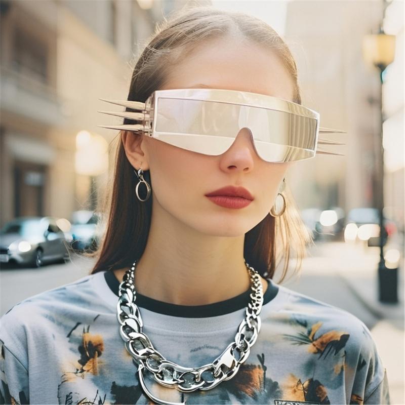 Punk-Sonnenbrille mit Nieten, Sonnenschutz, leichter PC-Rahmen, Cosplay-Brille für Outdoor-Partys, modisches Accessoire