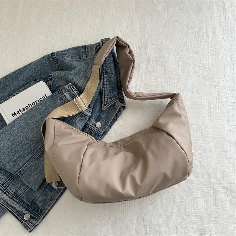 Moda Kadın Büyük Kapasiteli Çapraz Omuz Çantası Aşağı Pamuklu Rahat Basit Ve Çok Yönlü