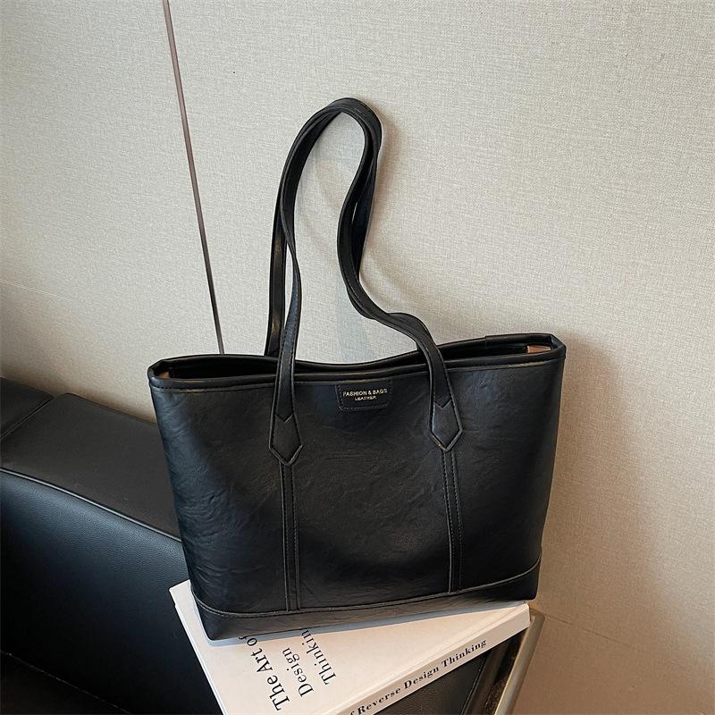 

Large capacity bag women s new casual retro shoulder bag fashion class commuter bag tote bag чёрный