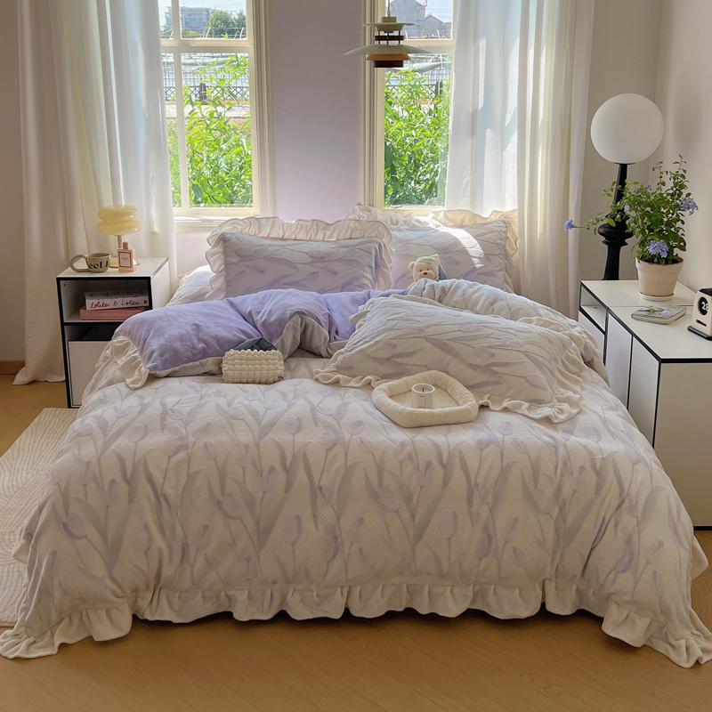 

Осенне-зимний комплект пододеяльника Класс А Высокий вес Молочный бархат Цветочный жаккард Цветной тюльпан Девушка Кружево Простой комплект постельного белья Теплый for 1.2m 3pcs