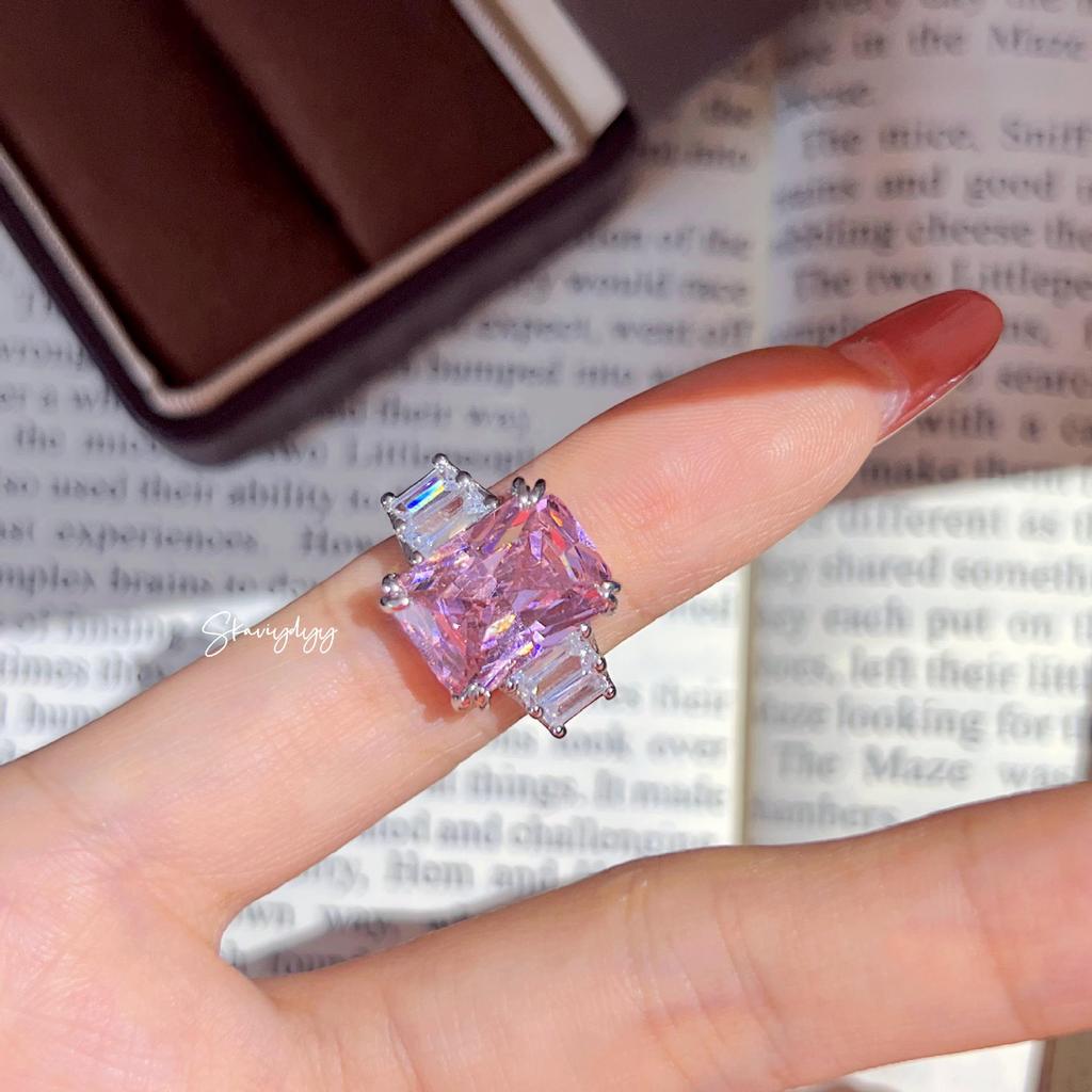 Xiaohongshu-Recommended Classic Pink Moissanite Square Diamond Ring