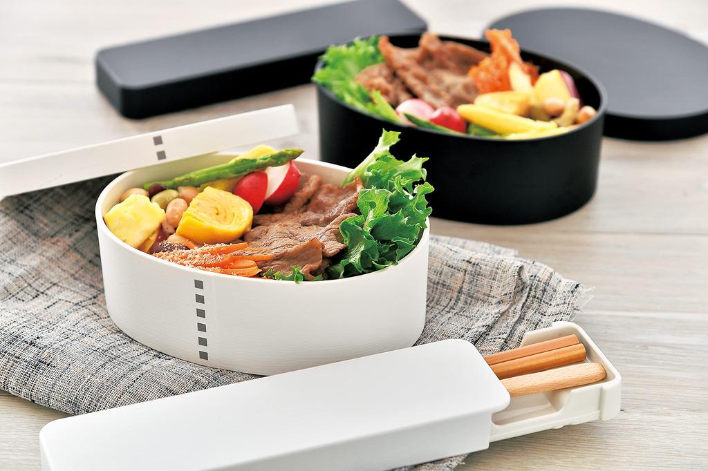Tatsumiya Wood Grain Slide Spoon Chopsticks Matte Bento 333503 18.0 & Set, Black, "Bentwood Box, Monotone"