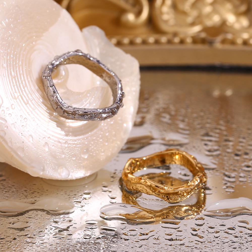 European & American 18K Gold-Plated Retro Wave Ring – Women's Stainless Steel Hand Jewelry