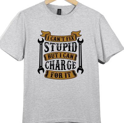 Lustiges Mechaniker T-Shirt Ich kann Dummheit nicht reparieren, aber ich kann aufladen Zitat Grafik T-Shirt