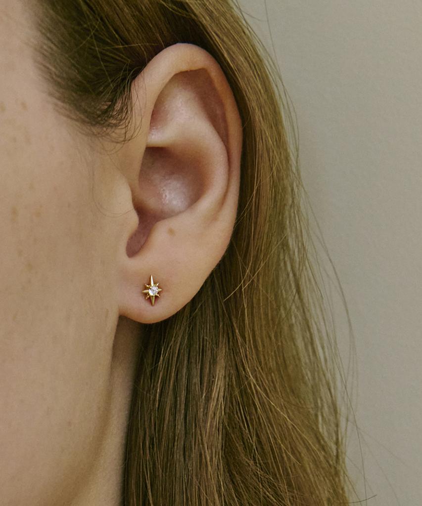 Akarki 14K Sparkle Piercing