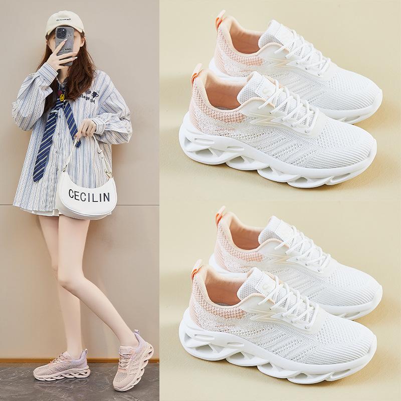 Flying Shoes New Summer Student Sports Shoes Fitness Running Leisure Heightening and Breathable