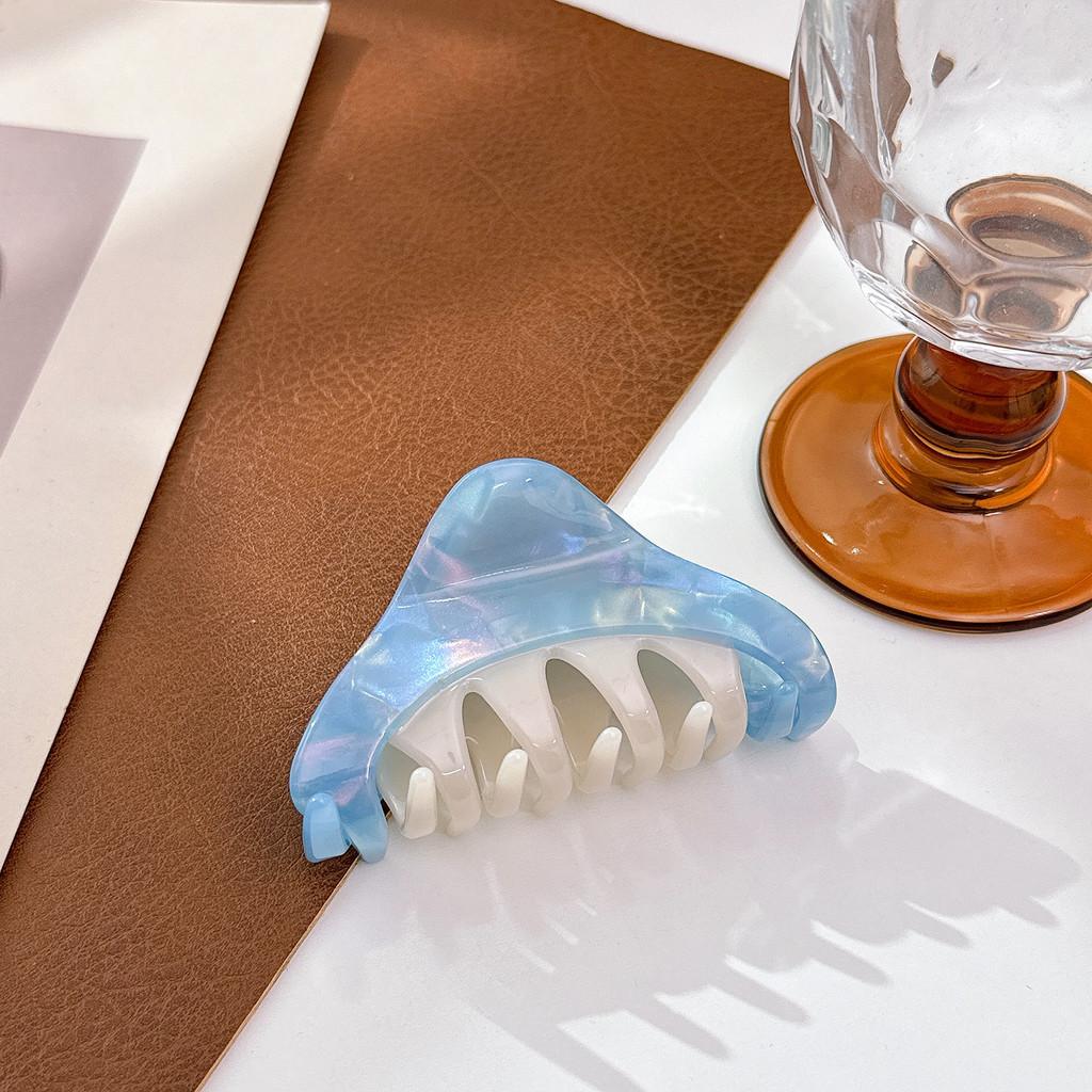 Fashionable Acetate Hair Claw With Geometric Lines Beautiful Hair Clip For Women