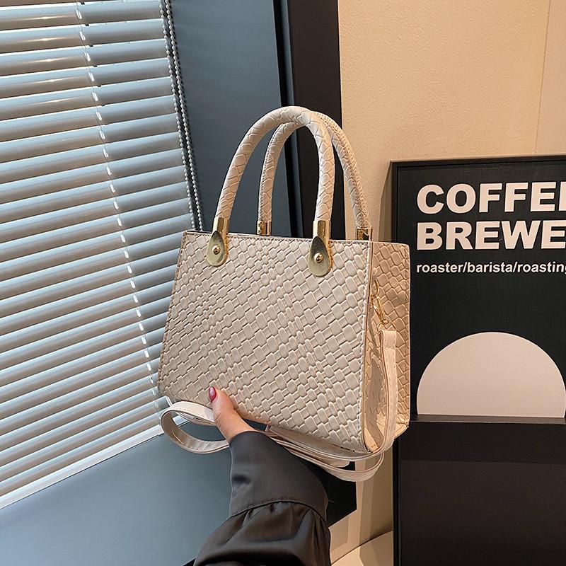 Fashionable Pu Leather Small Handbag For Women Stylish Trendy Spring 2024 Crossbody Bag For Daily Use