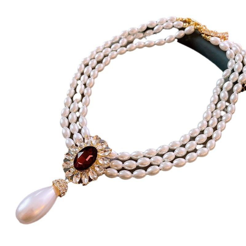 French Light Luxury Diamond-encrusted Artificial Pearl Necklace Retro Court Style Collarbone Chain Niche High-end Jewelry Women