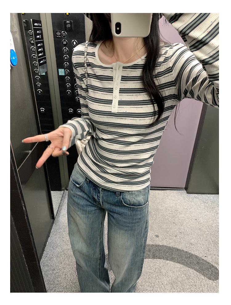 Spicy Girl Striped Slimming Long Sleeve T-Shirt - Stylish Korean Autumn/Winter Top for Women