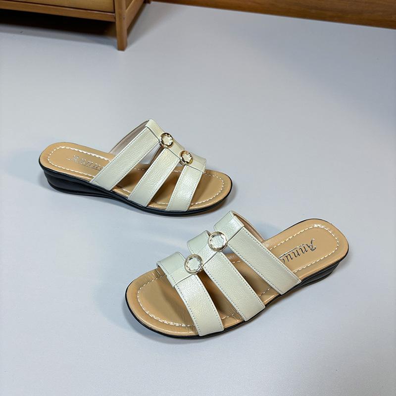 Летние женские тапочки на танкетке — фото 4