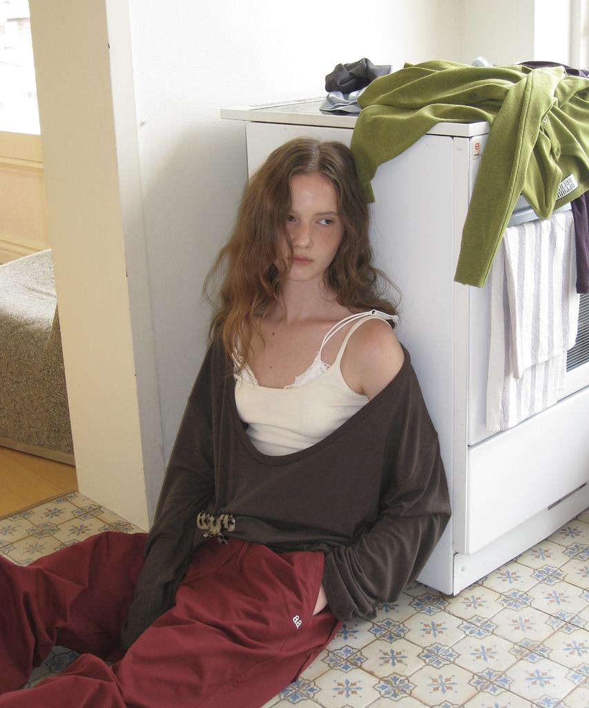 APPAREL ARCHIVE Bizz Deep U-Neck Layered Tee - Brown