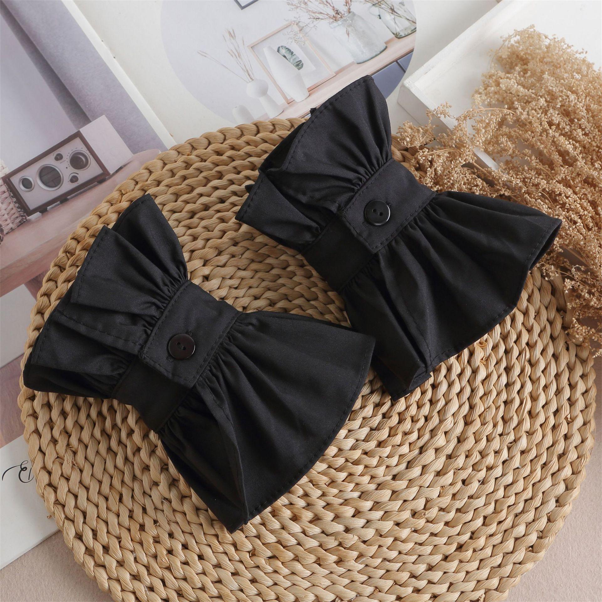 

Кружевной темперамент с объемным декором, накладные манжеты чёрный