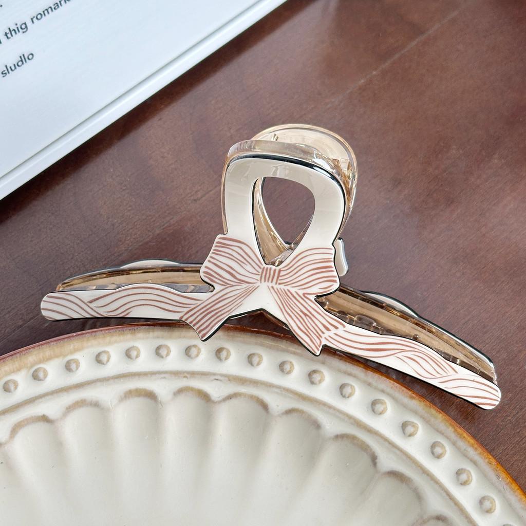 Elegant Hair Claw Clip In Polka Dot Design With Charming Bow For Daily Use