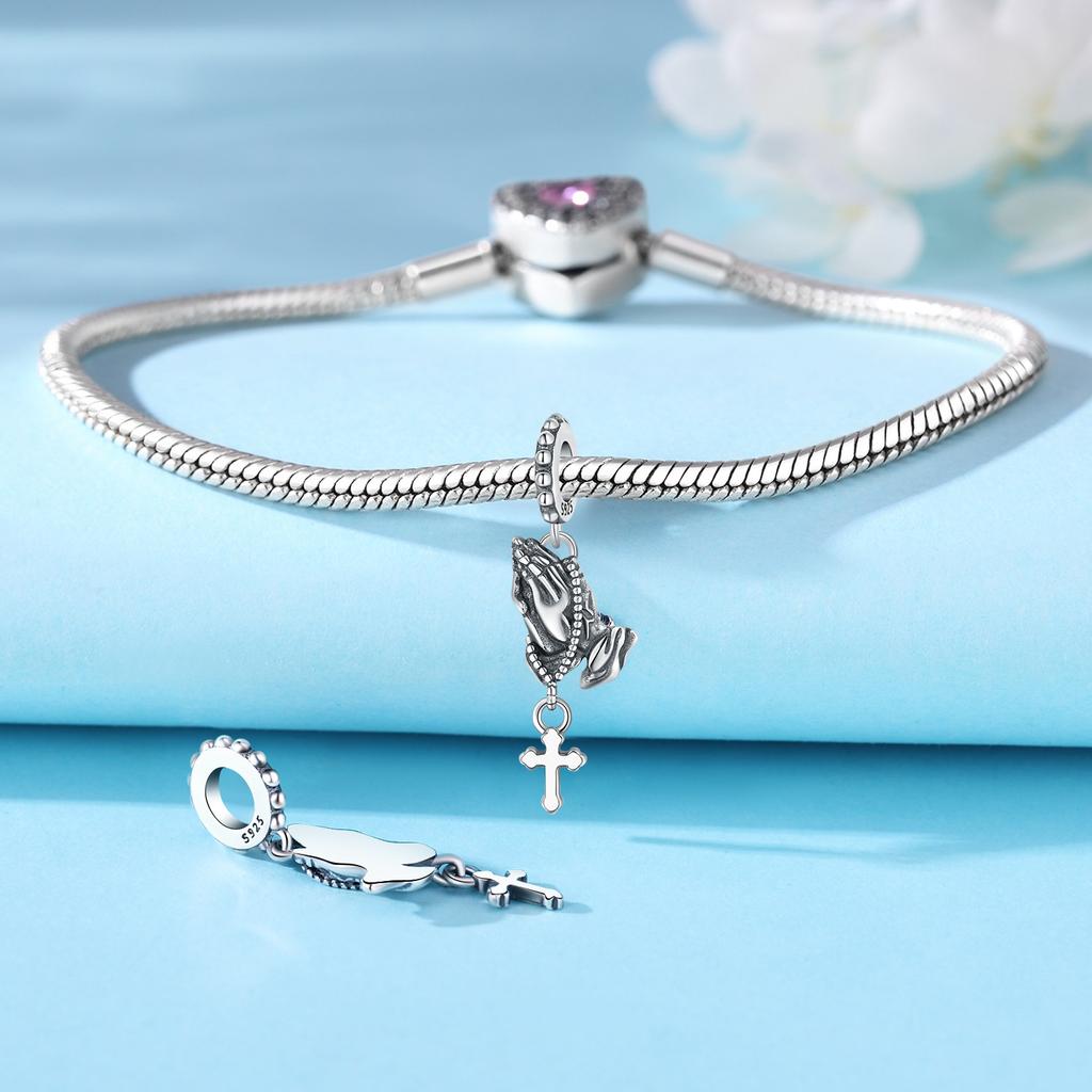 Copper Prayer Hand Pendants Bracelet Charms Fit Women Jewelry Party Beads Diy Fine Gifts Accessories